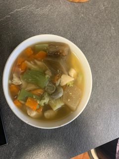 Una foto de Sopita de verduras y pollo