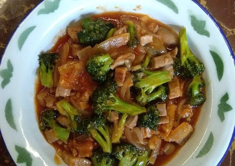 Resep Tuna Brokoli Saus Tomat, Enak Banget