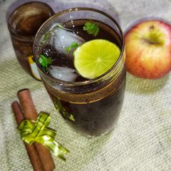 A picture of Apple Lemon Ice Tea 🍵🍵🍎🍎.