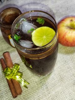 A picture of Apple Lemon Ice Tea 🍵🍵🍎🍎.