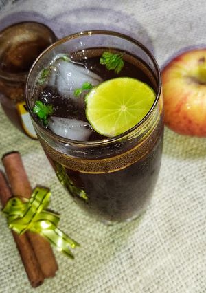 A picture of Apple Lemon Ice Tea 🍵🍵🍎🍎.