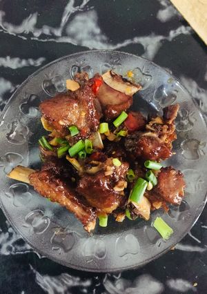 Hình của món Sườn xào chua ngọt.