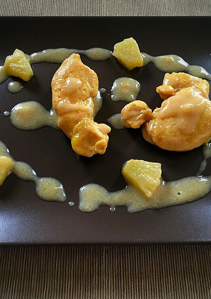 Una foto de Pechuga de pollo con piña