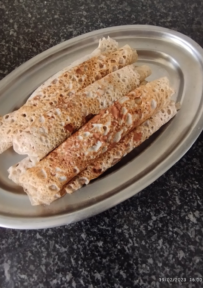 Una foto de Filloas de trigo sarraceno rellenas de crema de cacao