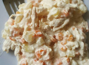 Una foto de Ensalada de pollo (diferente)