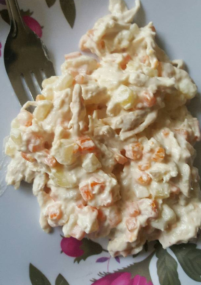 Una foto de Ensalada de pollo (diferente)
