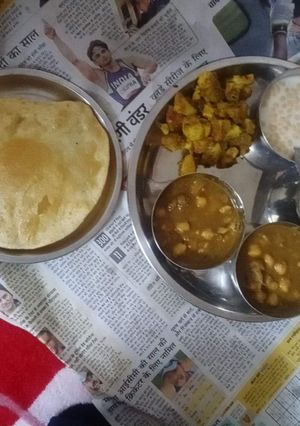 छोले पूरी (chole poori recipe in Hindi) रेसिपी मुख्य फोटो