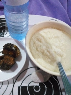 A picture of Cassava Flakes (Garri) and Grilled Fish #teamabuja.