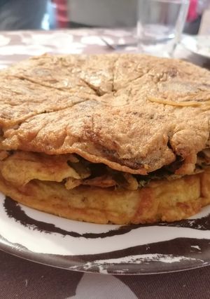 Una foto de Pastel de tortilla variada