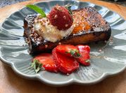 Une photo de pain perdu