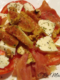 Una foto de Ensalada de mozzarella e higos