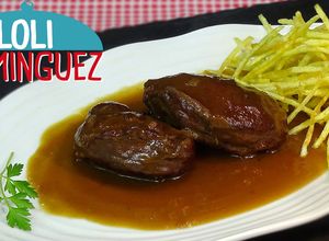 Una foto de Carrilleras de cerdo en salsa PX y patatas paja