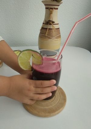 Una foto de Agua de Remolacha y Lima