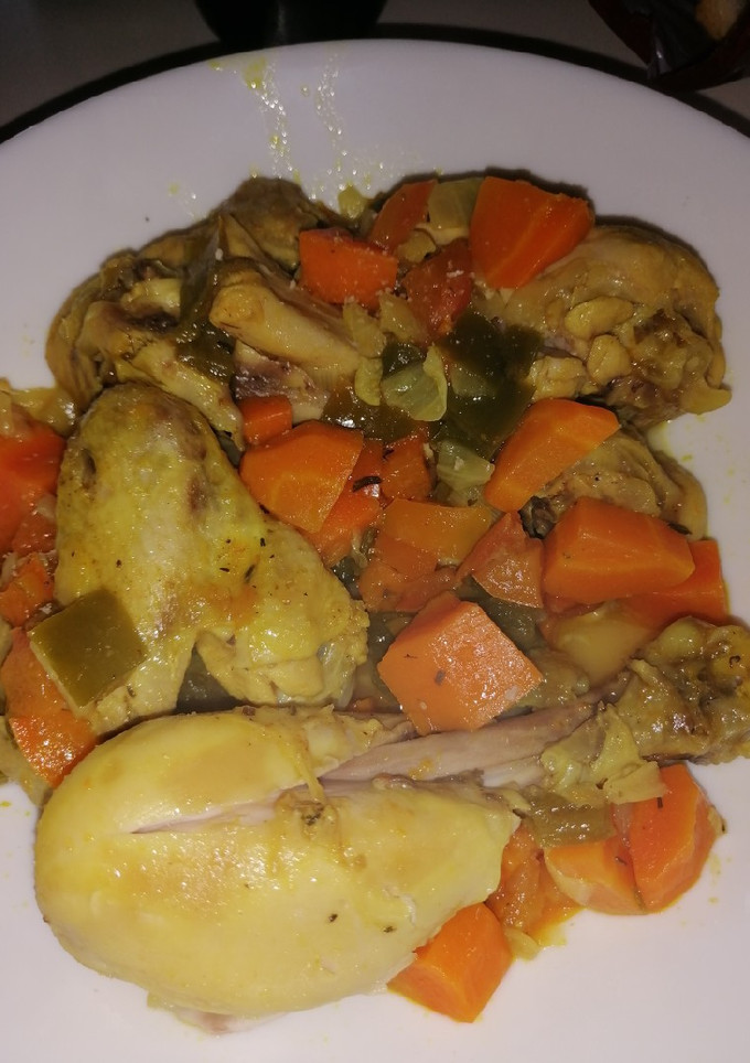 Una foto de Muslitos de pollo en salsa