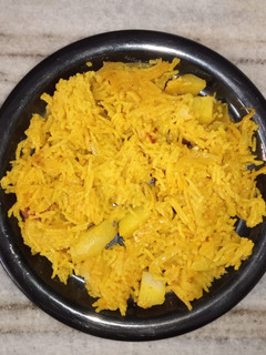 વઘારેલી ખીચડી (Vaghareli Khichdi Recipe In Gujarati) રેસીપી મુખ્ય ફોટો