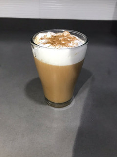 Una foto de Té chai con leche de almendra (starbucks)