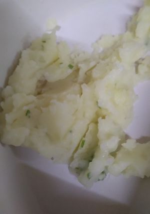 Una foto de Puré de papas con ajo y perejil a mi manera