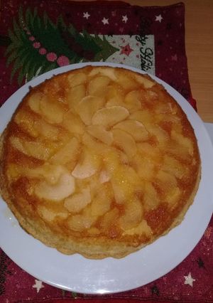 Una foto de Torta de manzana invertida