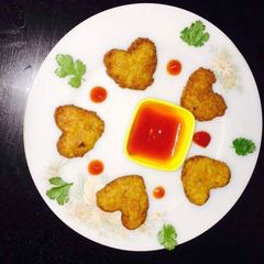 A picture of Potato Paneer cutlets.