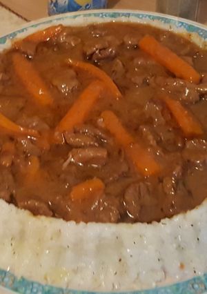 O poză a rețetei Carne de vită în sos cremos de lămâie cu orez.