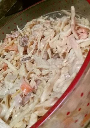Una foto de Ensalada del curro (Pollo y col.)