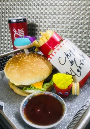 A picture of Grilled Beef 🥩 burger 🍔.