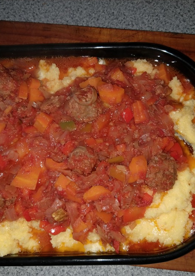 Una foto de Polenta con chorizos