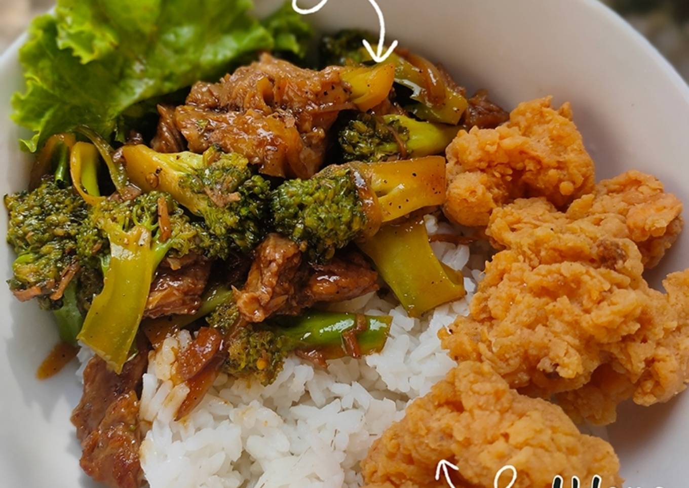 Rice bowl (Brokoli Sapi Lada Hitam dan Udang Crispy)