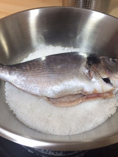 Una foto de Dorada a la sal (MyCook o Thermomix)
