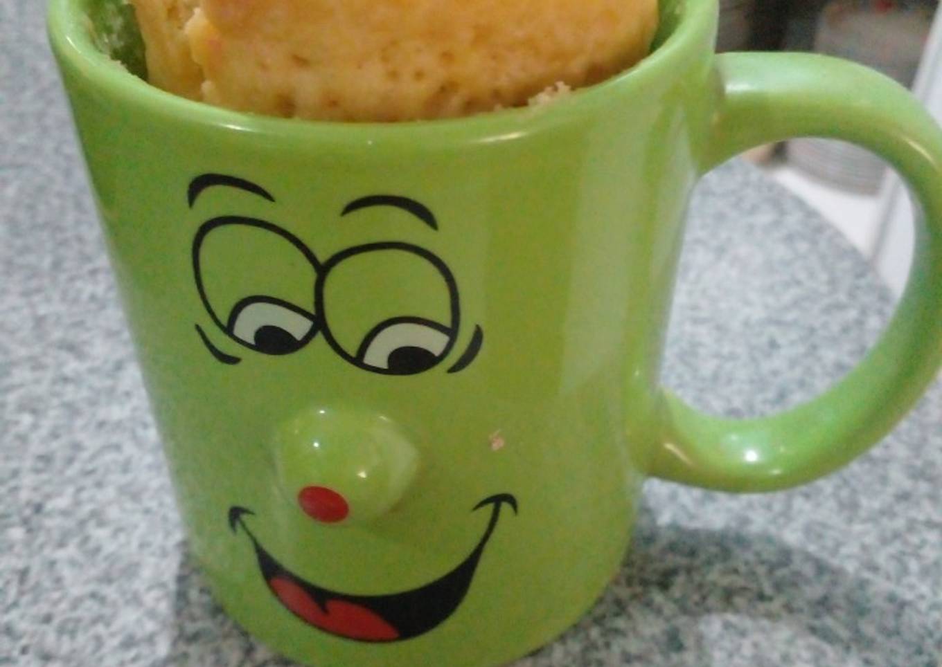 Pan en taza en microondas