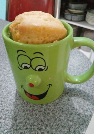 Una foto de Pan en taza en microondas