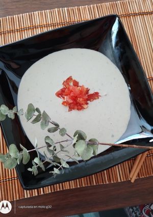 Una foto de Salsa agria de Gorgonzola y ajo