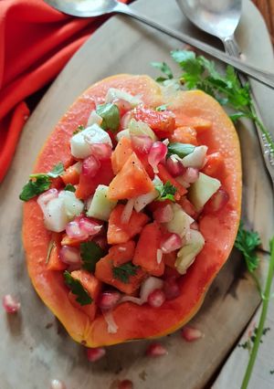 পাপায়া বোট স্যালাড (Papaya Boat Salad recipe in Bengali) রেসিপির প্রধান ছবি