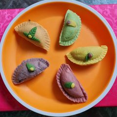 A picture of Flavoured Gujiya.