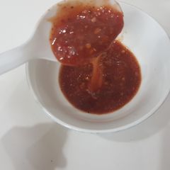 A picture of Perfect market style pizza sauce.