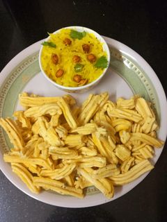ભાવનગરી ગાંઠિયા (Bhavnagari Ganthiya Recipe In Gujarati) રેસીપી મુખ્ય ફોટો