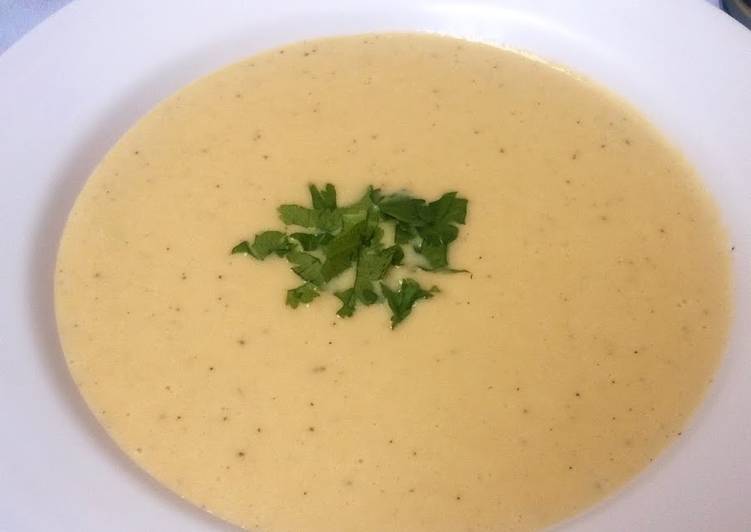 Simple Way to Make Perfect Potato and Leek Soup (Vichysoisse Soup)