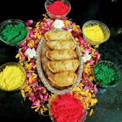 A picture of Sweet designer pan gujiya.
