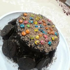 A picture of Chocolate Oreo Cake.