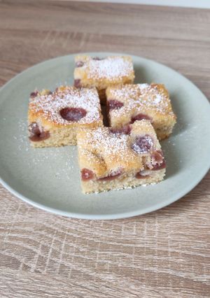 Meggyes kevert süti recept fotója