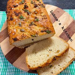 A picture of Italian oregano & sunflower seeds bread:.