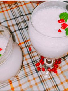 A picture of Pomegranate smoothie.
