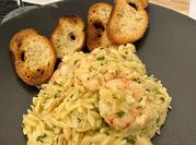 A picture of shrimp scampi pasta