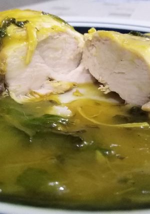 Una foto de Pechuga de pollo a la crema de acelga