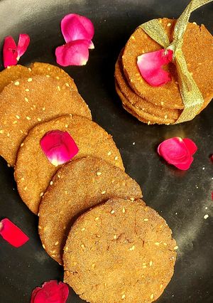 A picture of Bajra Til Gud Tikki.
