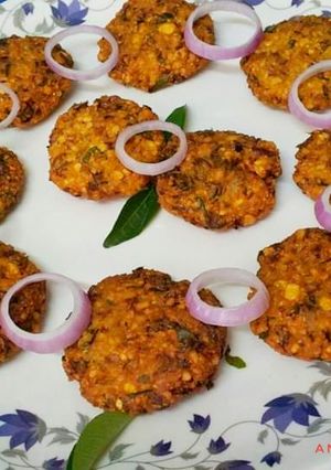 A picture of Parippu Vada !!.
