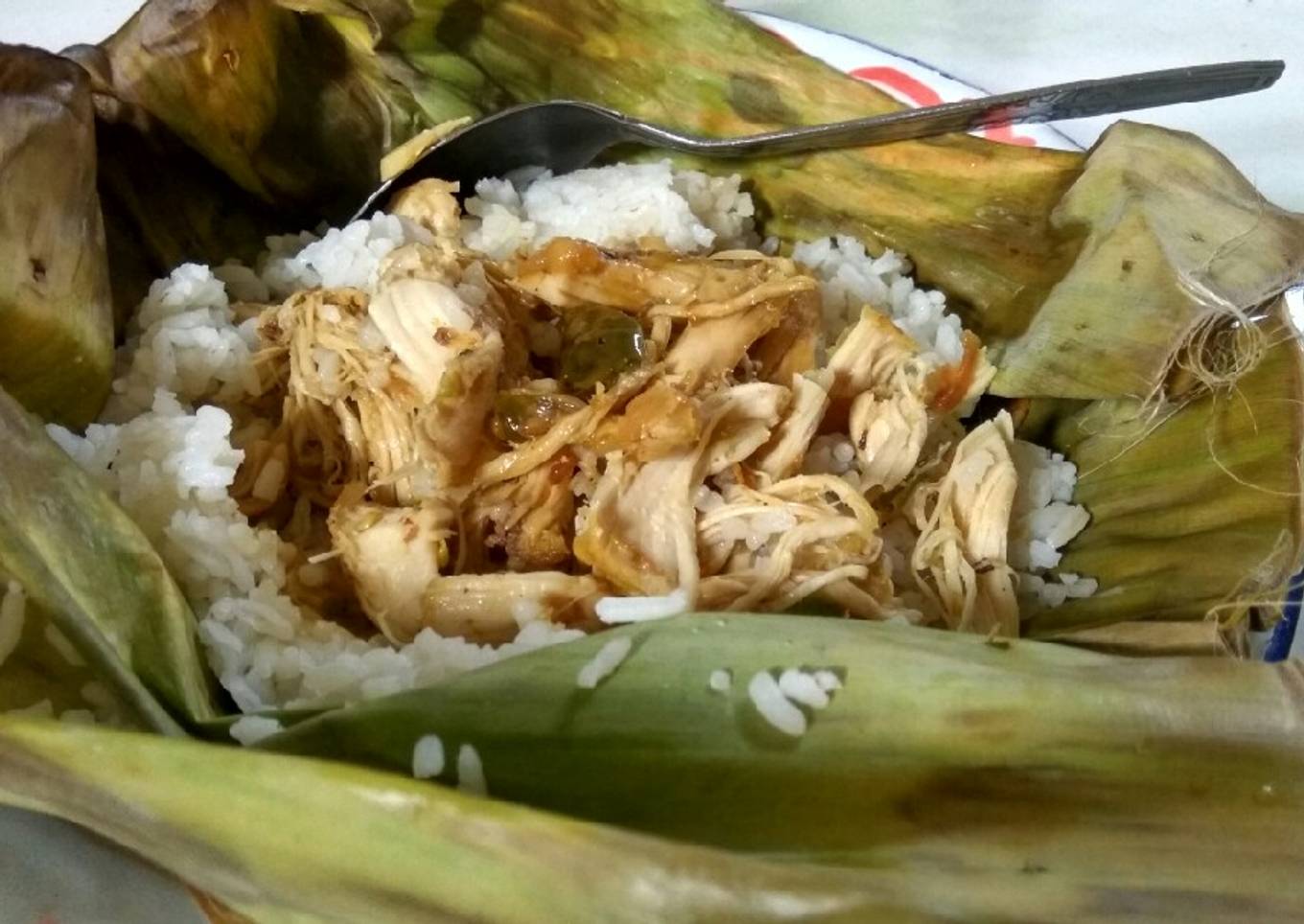 Nasi bakar isi ayam balado