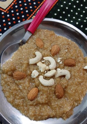 A picture of Gur ka daliya.