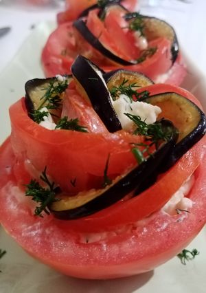 O poză a rețetei Roșii umplute🍅Aperitive 🍅.