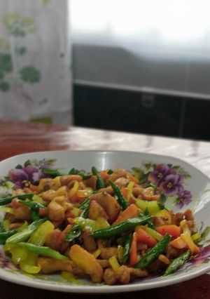 Gambar Ayam masak kunyit